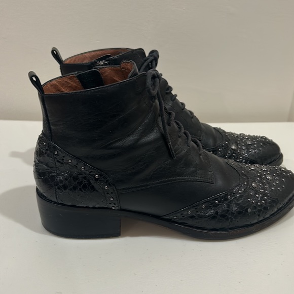 Donald J. Pliner Size 7.5 Black Boots - Picture 2 of 11